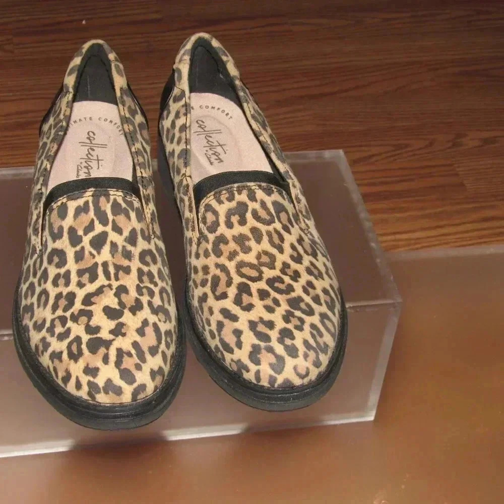 CLARKS Sharon Leopard Loafers Slip-On Faux Suede Comfort Shoes Size 6M - Picture 3 of 6